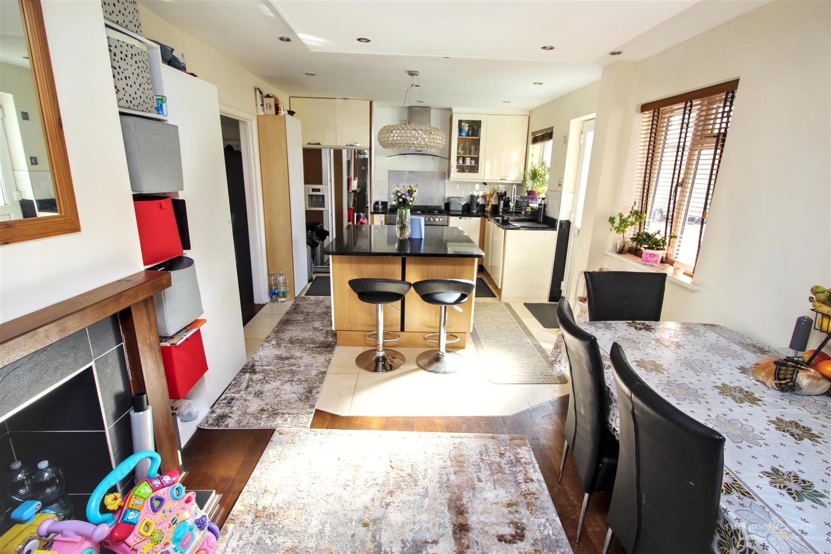 3 bed property in Oxford Road, Reading